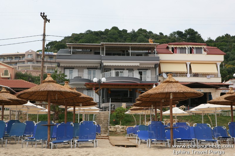 Tha ApartHotel ,on the beach in Vrachos village